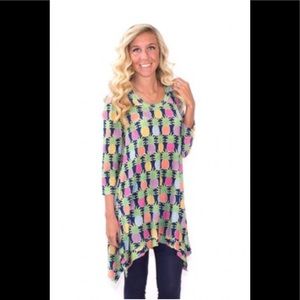🍍PINEAPPLE TUNIC, size L🍍SIMPLY SOUTHERN